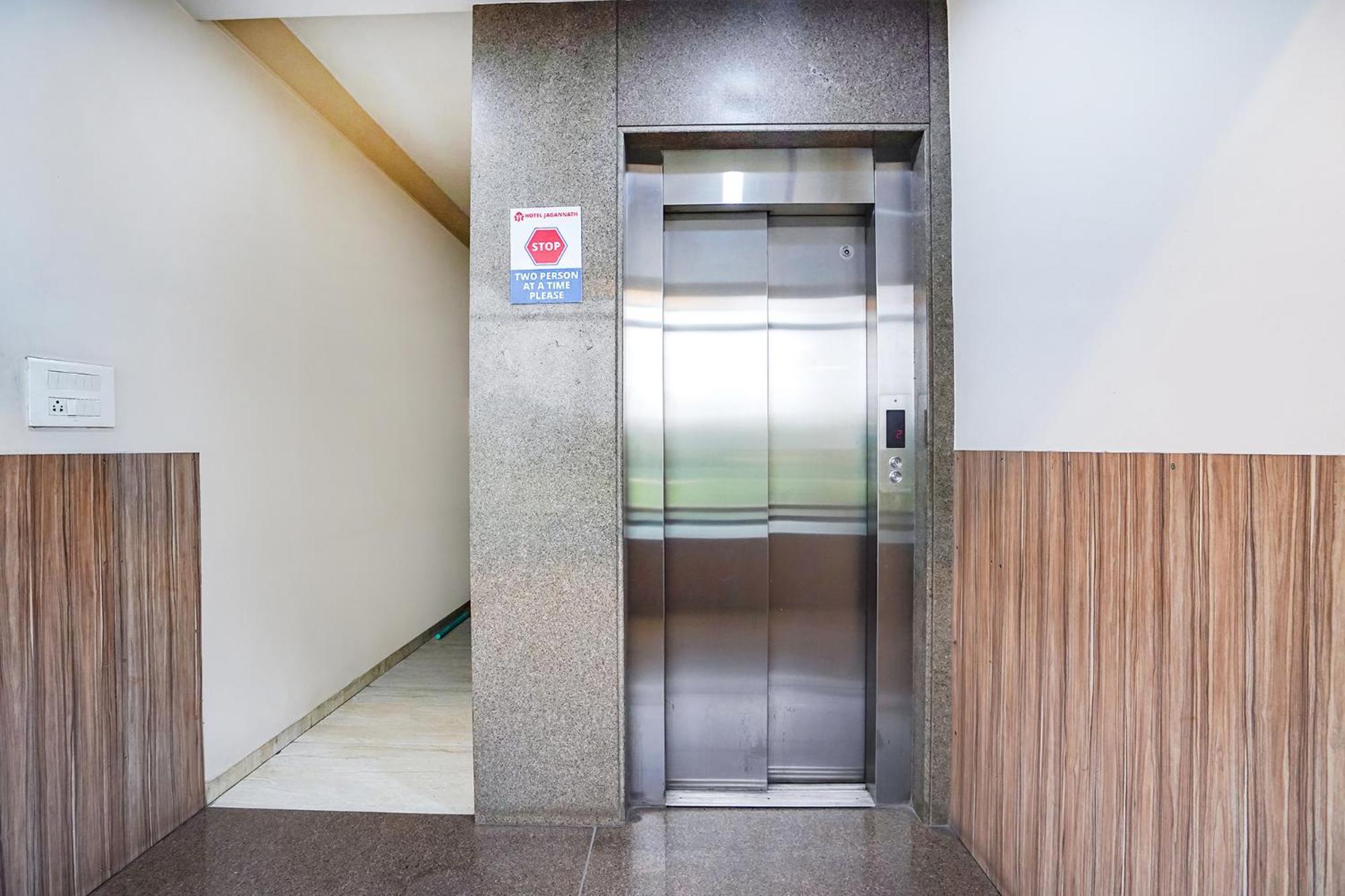 Fabhotel Jagannath - Nr Platinum Hospital, Sitabuldi Nagpur Bagian luar foto